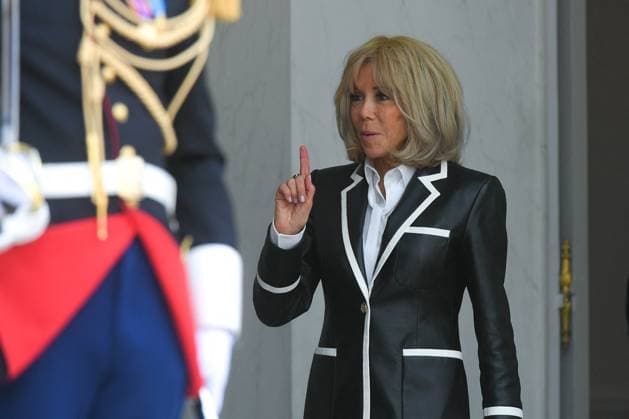 The President of the Republic Emmanuel Macron and Brigitte Macron receive Daniel Noboa, President of the Republic of Ecuador, and his wife Lavinia Valbonesi at the Elysée Palace in Paris The President of the Republic Emmanuel Macron and Brigitte Macron receive Daniel Noboa, Président de la République de lÉquateur, et sa femme Lavinia Valbonesi à lElysée à Paris, le 8 mai 2025 Lionel Urman Bestimage The President of the Republic Emmanuel Macron and Mrs Brigitte MACRON receive Mr Daniel NOBOA, President of the Republic of Ecuador and wife Lavinia Valbonesi at the Elysee Palace May 8th, 2025 Paris France  Copyright: xLIONELxURMANxx xBESTIMAGExLIONELxURMANxx xBESTIMAGEx