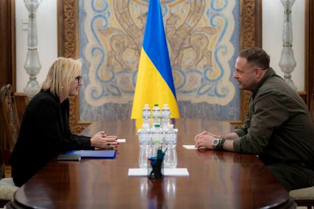 May 6, 2025, Kyiv, Kiev Oblast, Ukraine: Ukrainian chief of presidential staff Andriy Yermak, right, meets with the new U.S. Ambassador to Ukraine Julie Davis in the role of Charge d Affaires, ad interim, left, following her appointment to the position, May 6, 2025 in Kiev, Ukraine. Davis assumed the role following the resignation of Ambassador Bridget Brink. Kyiv Ukraine - ZUMAp138 20250506_zaa_p138_049 Copyright: xUkrainexPresidency UkrainianxPrex