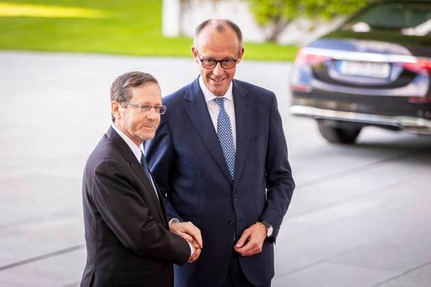 R L Friedrich Merz CDU , Federal Chancellor, receives Isaac Herzog, President of Israel, at the Federal Chancellery in Berlin, 12 05 2025 Berlin Germany Copyright: xAmreixSchulzx