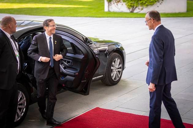 R L Friedrich Merz CDU , Federal Chancellor, receives Isaac Herzog, President of Israel, at the Federal Chancellery in Berlin, 12 05 2025 Berlin Germany Copyright: xAmreixSchulzx