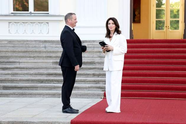 Iris Berben arriving at the festive dinner to mark the 60th anniversary of the establishment of diplomatic relations between the Federal Republic of Germany and Israel on May 12, 1965 at Bellevue Palace Berlin, 12 05 2025 Foto:xM.xWehnertx xFuturexImagex steinmeier_dinner_5528
