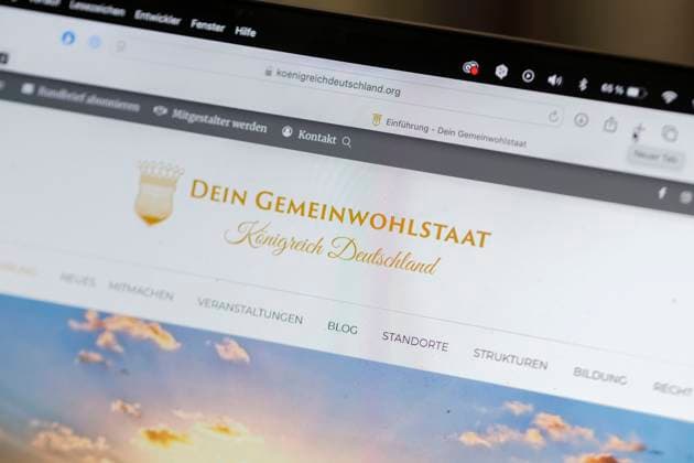 13.05.2025: Federal Minister of the Interior Alexander Dobrindt (CSU) has banned a group of so-called Reich citizens who call themselves the ˜Kingdom of Germany™. Here is the website of the now banned organisation Nordrhein-Westfalen Deutschland, Germany DSCF9305