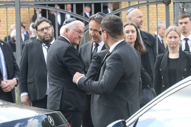 Funeral of Margot Friedländer Frank Walter Steinmeier arriving at the funeral of Margot Friedländer in Berlin Berlin Germany Copyright: xMatthiasxGränzdörferx