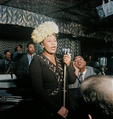 RECORD DATE NOT STATED Portrait of Ella Fitzgerald, Dizzy Gillespie, Ray Brown, Milt (Milton) Jackson, and Timmie Rosenkrantz, Downbeat, New York, N.Y., ca. Sept. 1947. (Colorised black and white print). Copyright:xHeritagexArt HeritagexImagesxWilliamxPaulxGottliebx IMAGO, ! ACHTUNG: AUFNAHMEDATUM GESCHÄTZT!  Copyright:HeritagexArt HeritagexImagesxWilliamxPaulxGottliebx IMAGO
