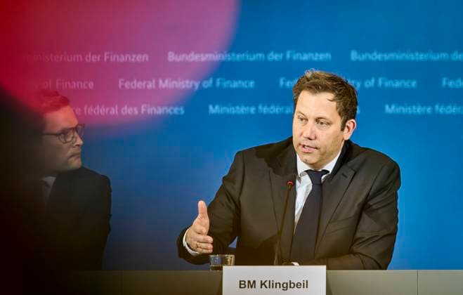Lars Klingbeil EUR, Germany, Berlin, 15 05 2025 Press conference at the Federal Ministry of Finance Lars Klingbeil SPD , Federal Minister of Finance and Vice Chancellor explains himself to the press
