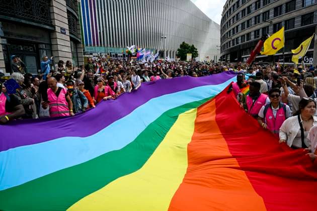 Bilder des Jahres 2025, News 05 Mai News Themen der Woche KW20 News Bilder des Tages May 17, 2025: Participants take part in the annual Pride March through the city centre of Brussels, Belgium, on Saturday, 17.05.2025. The event, part of the Brussels Pride In the Capital of Europe festival, celebrates diversity, inclusion and the rights of LGBTQIA+ people with a colourful procession, floats, music and festive atmosphere under the theme Unite, time to protect our rights. - ZUMAw80_ 20250517_faf_w80_018 Copyright: xWiktorxDabkowskix