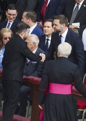 - Ukrainian President Volodymyr Zelenskyj (L) and US Vice President James David Vance (R) greet each other as they await the opening mass of Pope Leo XIV s pontificate in St. Peter s Square. Vatican Lazio Italy  Copyright: xIPA ABACAx