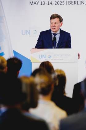 Johann Wadephul CDU , Federal Foreign Minister, photographed during a press conference on the UN Peacekeeping Ministerial 2025 Berlin, 14 05 2025 Photographed on behalf of the Federal Foreign Office Berlin Germany Copyright: xFlorianxGaertner AAx
