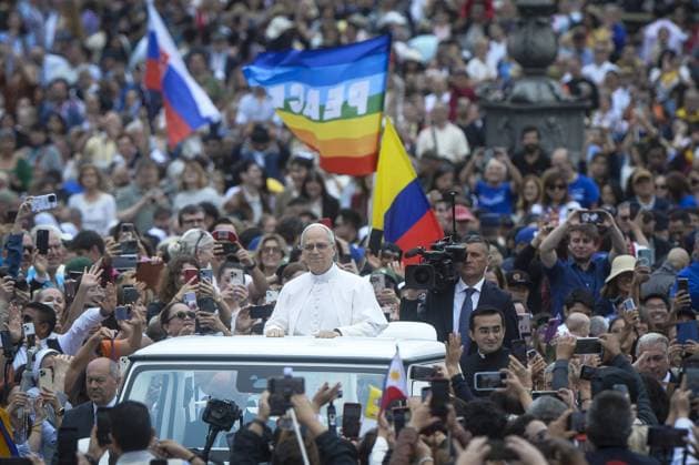 IPP Photo Marco Mattei Rome 21 05 2025 St. Peters Square First Wednesday General Audience of Pope Leo XIV Robert Francis Prevost in the square a peace flag Italy Photo Press World Copyright