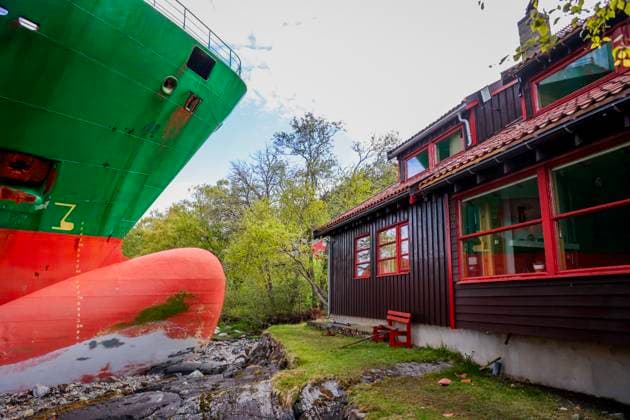 Container ship ground support in Trondheimsfjorden Trondheim 20250522 A 135 meter long container ship ran aground almost hitting a house in the Trondheimsfjord outside Byneset night to Thursday May 22 2025 Photo Jan Langhaug NTB Trondheim Norway oBUxlv4gAl4 EDITORIAL USE ONLY Ref BNCoBUxlv4gAl4 jpg  Copyright: xJanxLanghaugx xNTBx