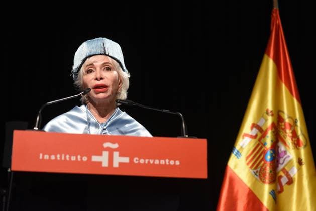 Bilder des Jahres 2025, Entertainment 05 Mai Entertainment Themen der Woche KW21 Entertainment Bilder des Tages The writer Isabel Allende is invested doctor honoris causa by the UIMP The writer Isabel Allende speaks during the ceremony in which she has been invested doctor honoris causa by the Universidad Internacional Menéndez Pelayo UIMP , at the Instituto Cervantes, on May 22, 2025, in Madrid Spain Allendes accession to the UIMP honorary cloister is framed in the Summer Courses of this university in Santander but, for reasons of the writers agenda, it can not be held during the summer in the Cantabrian capital and takes place in advance in Madrid, Before being invested doctor honoris causa, the Caja de las Letras of the Instituto Cervantes has received the legacy of the Chilean author, one of the most influential writers of literature in the Span Copyright: xFernandoxSanchezx 6740398