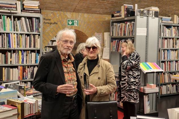 Timm Ulrichs, Lisa Schmitz, Bücherbogen am Savignyplatz