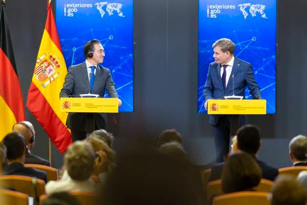 Johann Wadephul CDU , Federal Foreign Minister, travels to Madrid and Lisbon Here with the Foreign Minister of Spain, Jose Manuel Albares Bueno, at a joint press conference Madrid, 26 05 2025 Photographed on behalf of the Federal Foreign Office Madrid Spain Copyright: xThomasxImo AAx