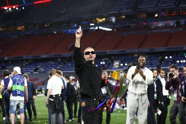 May 31, 2025, Munich, Bayern, Germany: DJ SNAKE of France on the pitch to celebrate with the PSG players after their UEFA 2024 25 Final win over INTER at the Allianz Arena in Munich, Germany Munich Germany - ZUMAc179 20250531_zep_c179_748 Copyright: xMickaelxChavetx