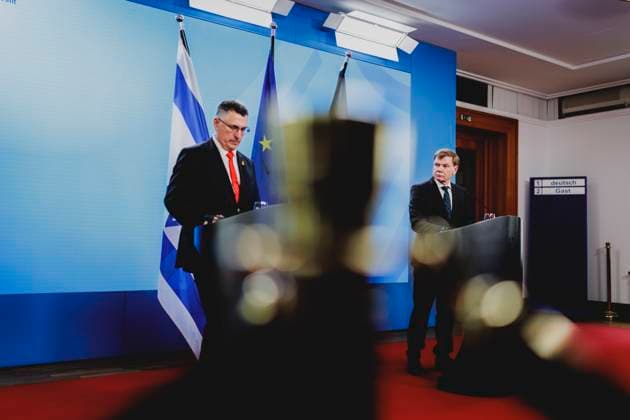 R L Johann Wadephul CDU , Federal Foreign Minister, and Gideon Sa ar, Foreign Minister of Israel, photographed during a joint press conference in Berlin, 05 06 2025 Photographed on behalf of the Federal Foreign Office Berlin Germany Copyright: xFlorianxGaertner AAx