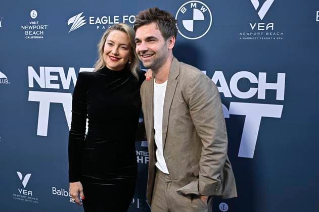 Kate Hudson and Drew Tarver at the TV Performance of the Year Awards Actress at the Newport Beach TV Fest at the Lido Theater Newport Beach, 05 06 2025 Foto:xD.xStarbuckx xFuturexImagex hudson_5644