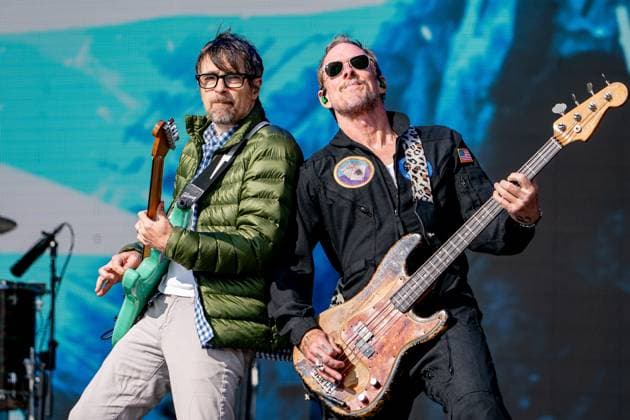 Nuerburg GER, Rock am Ring 2025, Festival, 06 06 2025 Rivers Cuomo l and Scott Shriner r from Weezer GER, Rock am Ring 2025, Festival, 06 06 2025 Copyright: xEibner-Pressefoto DanielxREINELTx EP_DRT