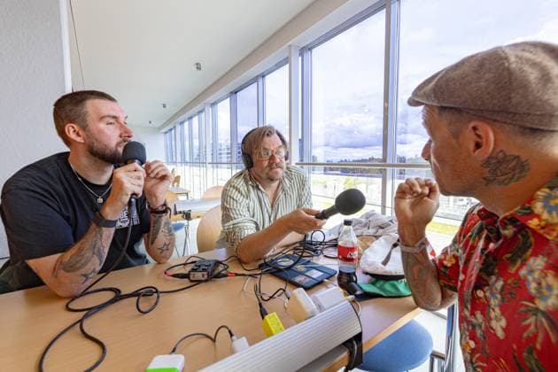 ROCK AM RING 2025 at the Nürburgring 2 Day Saturday 07 06 2025 Production at the Nürburgring Media Center The podcast GÄSTELISTE GEISTERBAHN with Markus HERRMANN and Nilz BOKELBERG in conversation with Ingo KNOLLMANN from the DONOTS and t Copyright: xBonn.digitalx xMarcxJohnx