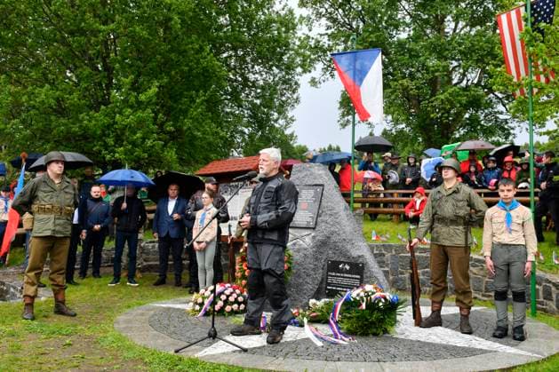 Czech President Petr Pavel, center, attends Freedom Day at Zhuri memorial commemorating battle of May 5, 1945, in which ten American soldiers of 90th Infantry Division were killed, Zhuri, Czech Republic, June 7, 2025. (CTKxPhoto MiroslavxChaloupka) CTKPhotoP2025060703284  CTKPhotoP2025060703284