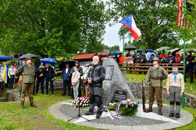 Czech President Petr Pavel, center, attends Freedom Day at Zhuri memorial commemorating battle of May 5, 1945, in which ten American soldiers of 90th Infantry Division were killed, Zhuri, Czech Republic, June 7, 2025. (CTKxPhoto MiroslavxChaloupka) CTKPhotoP2025060703285  CTKPhotoP2025060703285