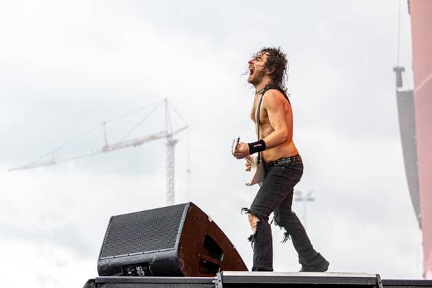 ROCK AM RING 2025 at the Nürburgring 2 day Saturday 07 06 2025 AIRBOURS on the Mandora Stage The 3-day festival ROCK AM RING from 06 to 08 June 2025 at the Nürburgring celebrates 40 years on 4 stages in the Eifel and is the most traditional rock festival in Germany Nürburg Nürburgring Rhineland-Palatinate Germany Copyright: xBonn.digitalx xMarcxJohnx