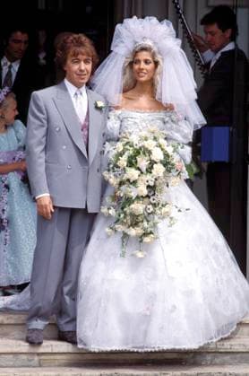 RECORD DATE NOT STATED Bill Wyman & Mandy Smith s wedding BILL WYMAN ( THE ROLLING STONES ) & MANDY SMITH s Wedding Ref: 026 wedding dress, eighties fashion, bouquet, flowers London Great Britain Copyright: x PhilxLoftus CapitalxPicturesx