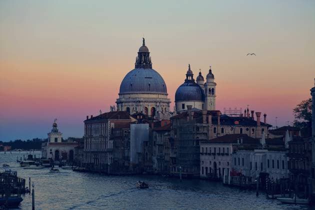 Santa Maria della Salute Cathedral - view from Academia bridge Model Released GentleGiantProductions_ID27227_782804_005 Copyright: xx RECORD DATE NOT STATED