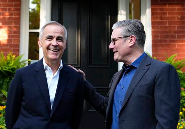 June 14, 2025, Ottawa, On, CANADA: Prime Minister Mark Carney greets Prime Minister of the United Kingdom Kier Starmer, outside his residence at Rideau Cottage in Ottawa, for a visit before the G7 Summit in Kananaskis, Alta., on Saturday, June 14, 2025. Ottawa CANADA  - ZUMAc35_ 20250614_zaf_c35_199 Copyright: xJustinxTangx