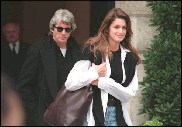 RICHARD GERE und CINDY CRAWFORD HERAUSGEHEN D ein HOTEL A Paris Paris Frankreich  Copyright: xCHARRIAUx xBESTIMAGExCHARRIAUx xBESTIMAGEx