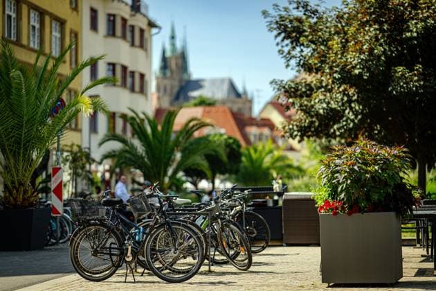 Erfurt , 170625 , Hirschgarten in Erfurt In the picture Eichenstraße, removal of parking spaces for residents parking, improvements for cyclists, children, gastronomy and an improved quality of stay
