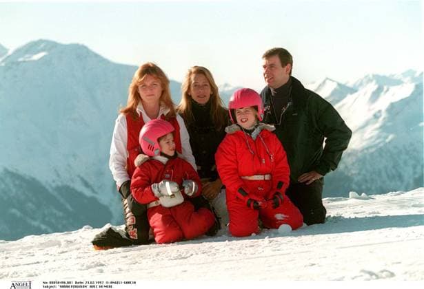 SARAH FERGUSON mit AG MUTTER und KINDER EUGENIE und BEATRICE mit der Prinz ANDREW A VERBIER Schweiz SITZEN Schnee COMBINAISON Plan Gewächshaus  Copyright: xANGELI-GARCIAx xBESTIMAGExANGELI-GARCIAx xBESTIMAGEx