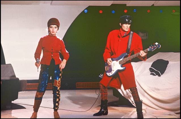 Archiv CATHERINE RINGER und FRED CHICHIN, sie RITA MITSOUKO auf der PLATEAU TELEVISION von L EMISSION FELDER ELYSEES Paris Frankreich  Copyright: xBERTRANDxRINDOFFxPETROFFx xBESTIMAGExBERTRANDxRINDOFFxPETROFFx xBESTIMAGEx