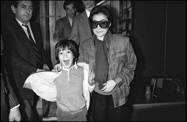 Archiv YOKO ONO und sein Sohn SEAN LENNON A Paris IN 1982 Paris Frankreich  Copyright: xAGENCEx xBESTIMAGExAGENCEx xBESTIMAGEx