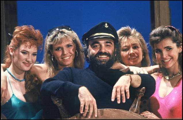 Archiv DEMIS ROUSSOS und sie COCOGIRLS mit FANFAN FRANCOISE NICOD KLEBER und NATTY TARDIVEL BELMONDO LORS D ein Show TELE IN 1986 Frankreich  Copyright: xASLANx xBESTIMAGExASLANx xBESTIMAGEx
