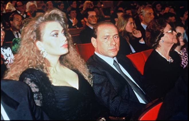 Retro Todesfälle von Silvio Berlusconi Archiv SILVIO BERLUSCONI und AG Frau VERONICA IN 1994 Italien  Copyright: xAGENCEx xBESTIMAGExAGENCEx xBESTIMAGEx