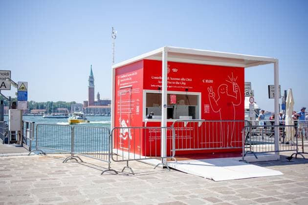 Italy, Veneto, Venice 23 06 2025, Italy, ITA, Veneto, Venetia, Venice, in the picture Venice, city views, tourism, entrance, fees, cash desk, cash box, Contributo di Accesso alla CittÃ di Venezia, Access Fee, to the City of Venice, Feature, Symbolic image, Creative, Creative Veneto Italien, Venedig, Eintritt, 23.06.2025-7