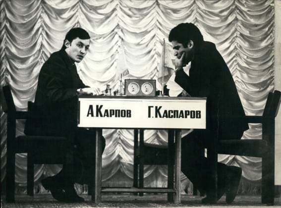 Games Video games 9 January 1975 Anatoli Karpov, World Chess Champion, with his Challenger Garry Kasparov in Moscow during the World Chess Championships  Copyright: xUnitedxArchivesx xkpaxKeystonex 19600103_baf_k09_344