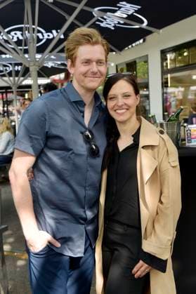 Johannes Heinrichs and Nadja Jo Klapper at the presentation of Tiergarten Burger at Hard Rock Cafe Berlin, 24 06 2025 Foto:xM.xBehrensx xFuturexImagex burger_5608