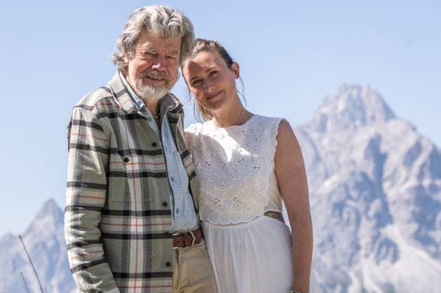 Sesto 26 06 2025, Helmjet, Sesto, ITA, Opening Reinhold Messner House, media event, in the picture from left to right Reinhold and Diane Messner left to right Reinhold and Diane Messner during a media event on the opening of the Reinhold Messner House at the Helmjet in Sesto, Austria on 2025 06 26 Expa  EP_gro