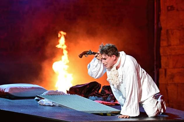 The Robbers actor David Jakobs during the photo rehearsal for the production The Robbers as part of the Bad Hersfeld Festival on 26 06 2025 in the Bad Hersfeld Abbey Ruins 20250626MWI051000