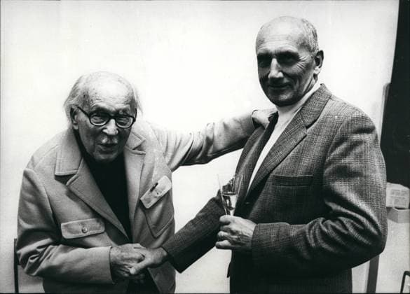 Dentists Doctors Inventor Medicine Science 1962 Nobel Laureate Leopold Ruzicka, Professor for Chemistry Switzerland Ruzika left and Professor Prelos  Copyright: xUnitedxArchivesx xkpaxKeystonex 19600112_baf_k09_2417