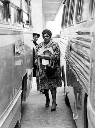 Jazz singer ELLA Fitzgerald 1917 1996 24 May 1963 Nice, France ELLA Fitzgerald, also known as Lady ELLA and First Lady of Song, applies as a the most influential Jazz singers of 20 Century and applies as a the most outstanding Interpreters of Great American Songbook at Picture ELLA Fitzgerald on Airport from Nice Nice France  Copyright: xUnitedxArchivesx xkpaxKeystonex 19630524_olc_k09_146