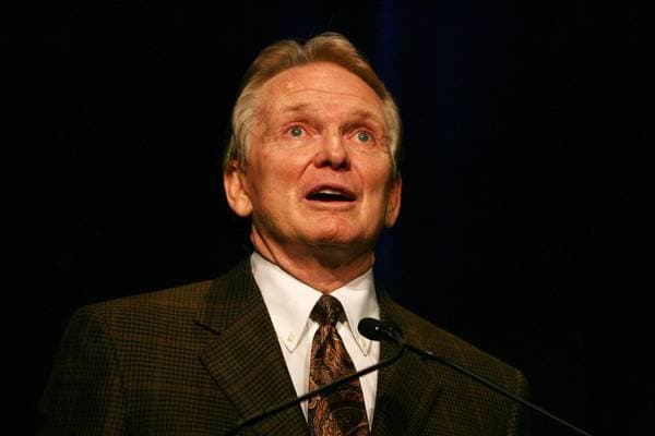 Bob Mackie honored at the 2007 TDF Irene Scharaff Awards for Theatrical Costume Design held at the Hudson Theatre, New York City, United States PNP WENN 1205961.jpg