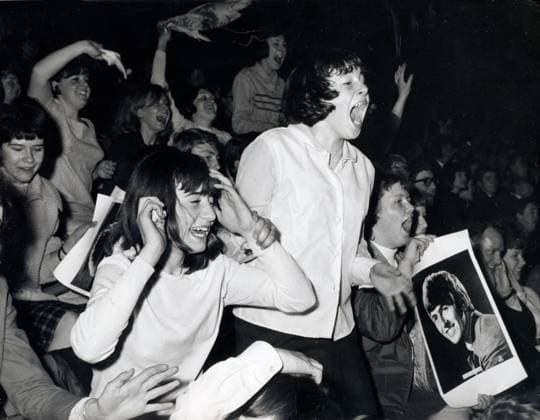 English Rock band The Beatles 1960 1970 26 April 1964 London, England, Great Britain Fans the Beatles during one concerts at Empire Pool Wembley, London as a the  Copyright: xUnitedxArchivesx xkpaxKeystonex 19640426_olc_k09_082