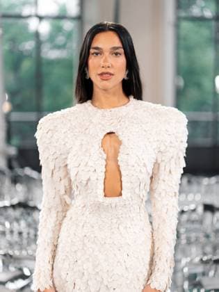 Dua Lipa at Schiaparelli Haute Couture Fall Winter 2025 2026 Collection fashion show, during Paris Fashion Week on july 7th 2025 Paris France Da Silva Perusseau Bestimage Celebrities at Schiaparelli Haute Couture Fall Winter 2025 2026 Collection fashion show, during Paris Fashion Week on july 7th 2025 Paris France  Copyright: xTizianoxDaxSilvax-xPierrexPerusseaux xBestimagexTizianoxDaxSilvax-xPierrexPerusseaux xBestimagex