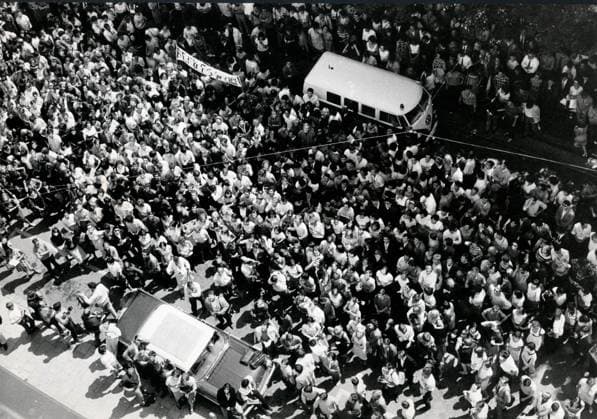 English Rock band The Beatles 1960 1970 24 June 1966 – Munich, Germany – Fans wait before the Munich Hotel, at at Circus Crown Construction a the most successful and most popular Music groups the History, the BEATLES, Appearance to listen Munich Germany  Copyright: xUnitedxArchivesx xkpaxKeystonex 19660624_jdo_k09_110