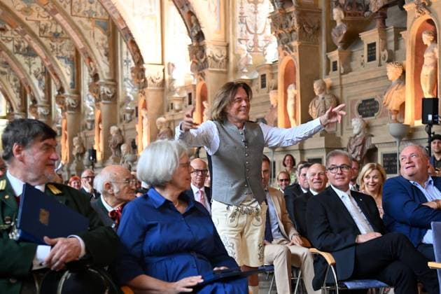 Juergen DREWS, Award of the Bavarian Order of Merit at the Antiquariat of the Residenz in Munich on 09 07 2025