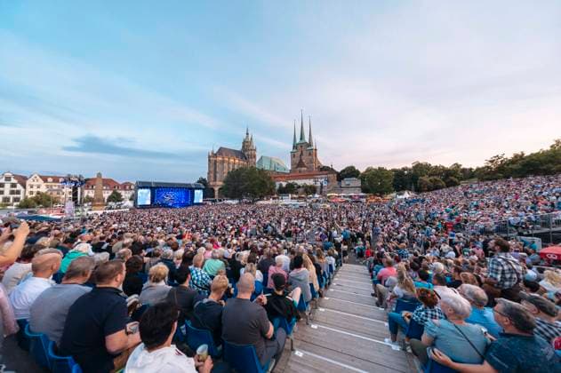 Andreas Gabalier live at a concert of the Ein Hulapalu auf uns Tour on the Domplatz Erfurt, 11 07 2025 Foto:xM.xKremerx xFuturexImagex gabalier_5701
