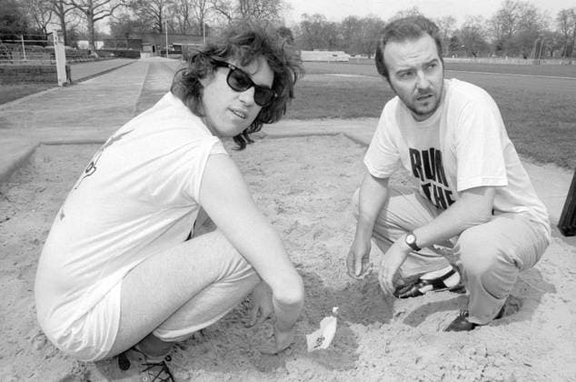 Sport Aid campaign in London in 1986 London, April 1986 Bob Geldof and Midge Ure wearing Run The World t-shirts during filming a promotional video for the Sport Aid campaign in London, England in April 1986. Sport Aid was was a sport-themed charity campaign for African famine relief organised by Bob Geldof and Midge Ure which culminated in the Race Against Time, a 10km run held simultaneously in 89 countries. A charity record was also released by Tears for Fears called Everybody Wants to Run the World . London April 1986 CAP PL Phil Loftus Copyright: xPhilxLoftus CapitalxPicturesx