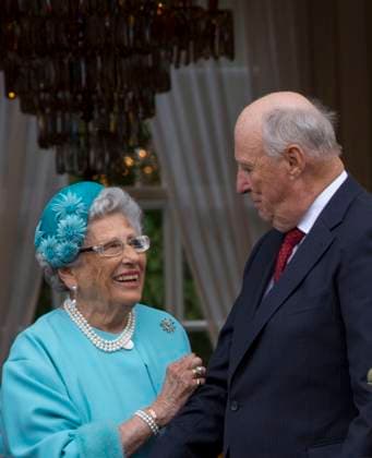 Princess Astrid, King Harald The Royal Family of Norway at the 25-year jubilee garden party for King Harald of Norway in Trondheim on June 23, 2016 King Harald celebrates his 25 year jubilee as King of Norway in with a visit with King s Ship Norge and other members of the Royal Family in Trondheim Trondheim Norway  Copyright: xRoyalportraitsxEurope BernardxRubsamenx xBestimagexRoyalportraitsxEurope BernardxRubsamenx xBestimagex